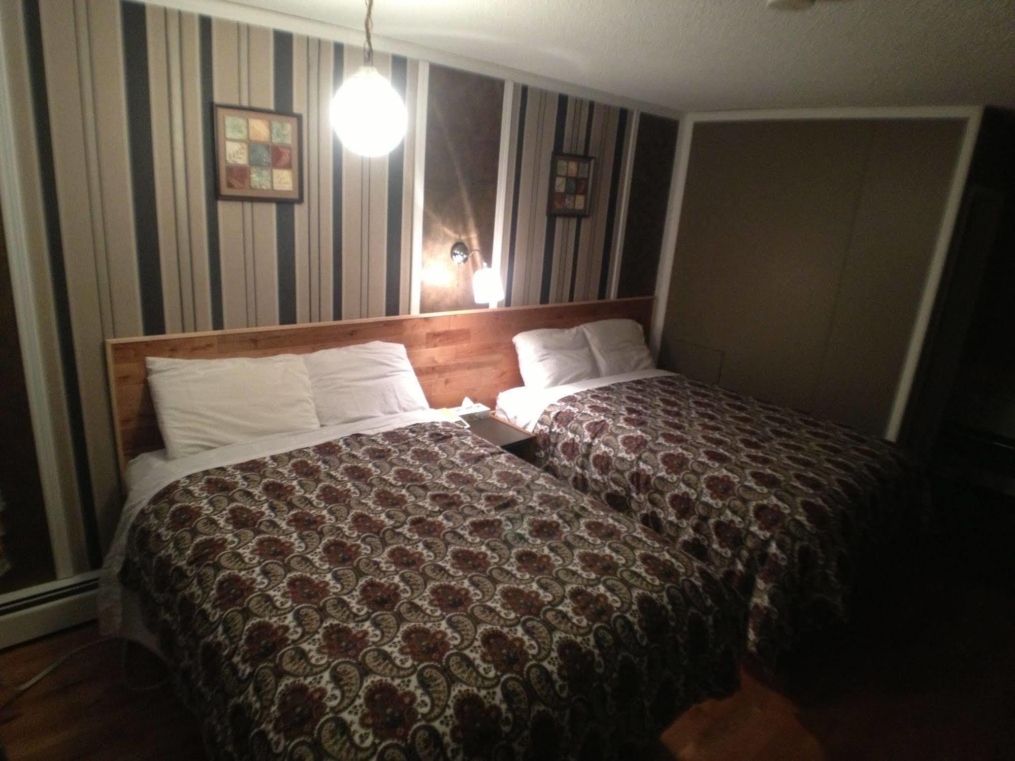 Galaxy Motel St. Paul Экстерьер фото