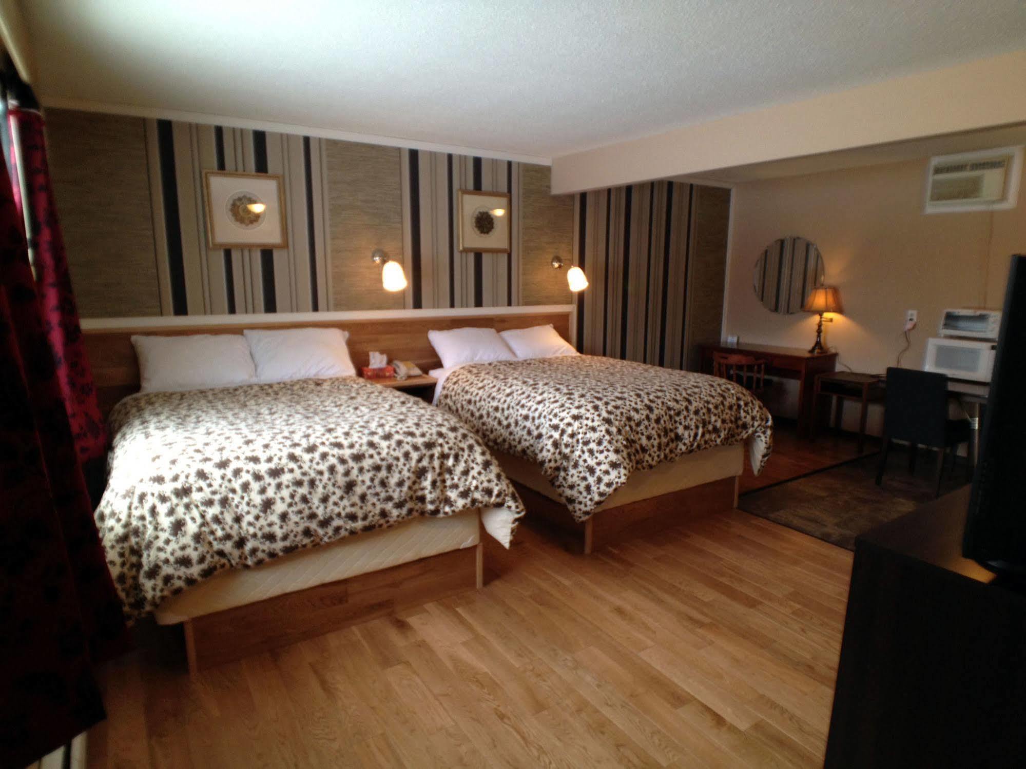 Galaxy Motel St. Paul Экстерьер фото