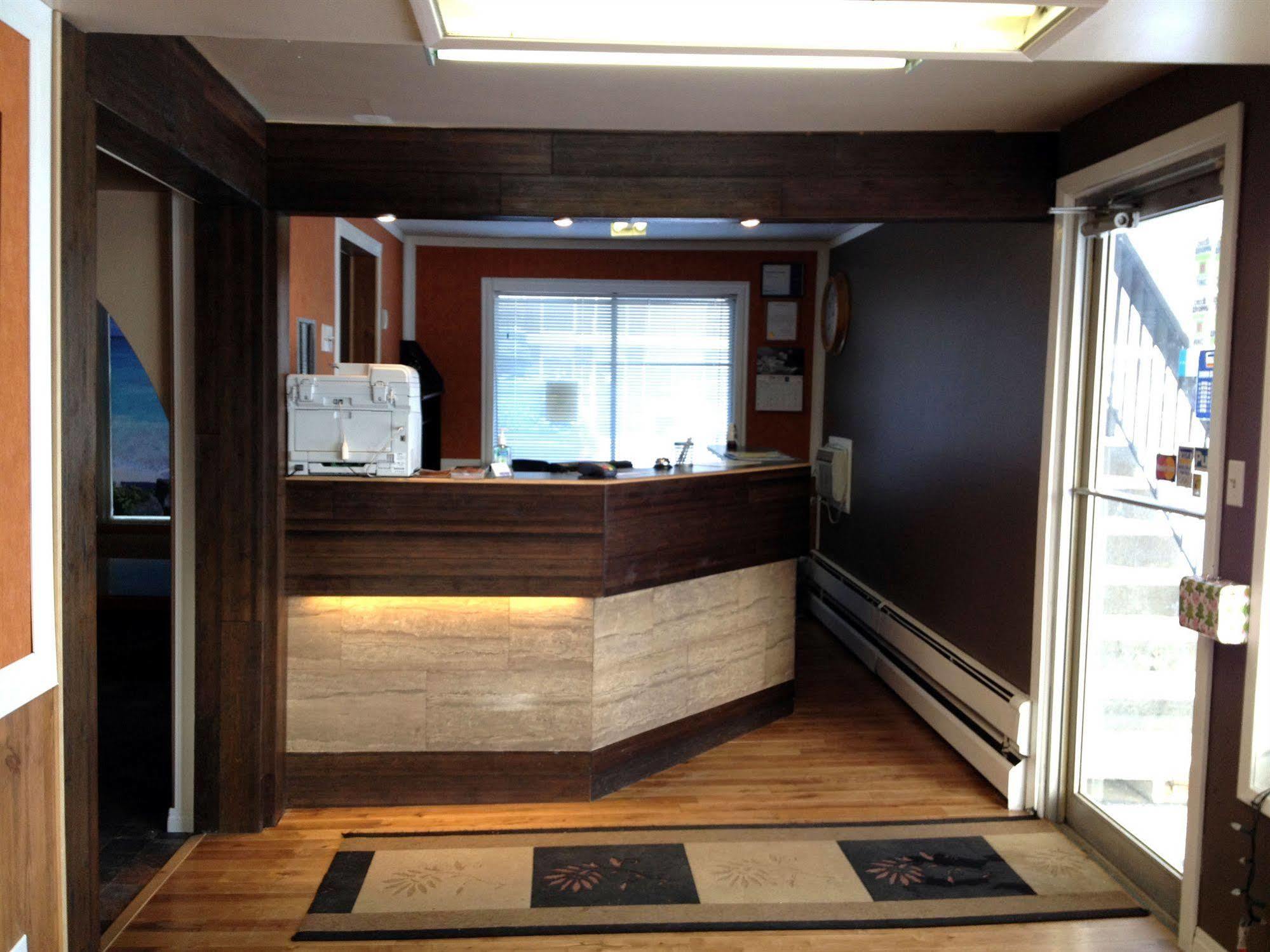 Galaxy Motel St. Paul Экстерьер фото